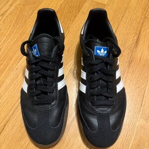 black adidas sambas